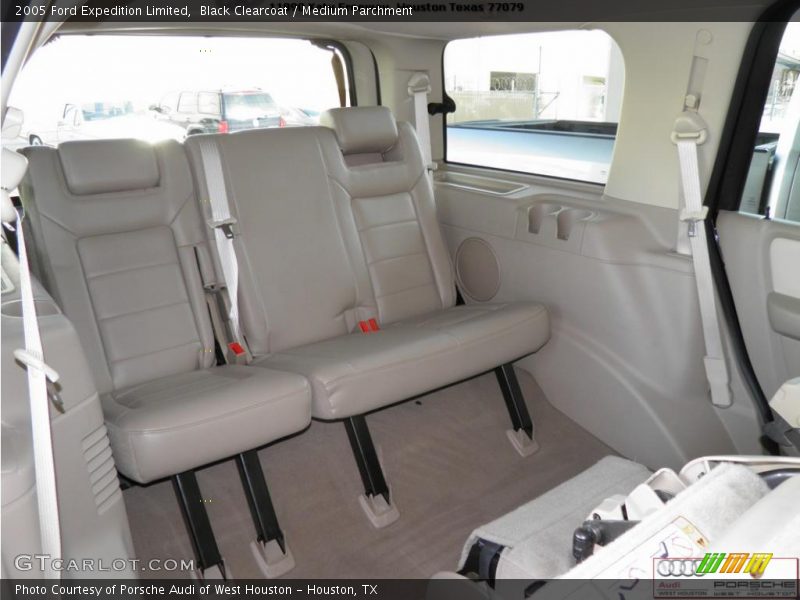 Black Clearcoat / Medium Parchment 2005 Ford Expedition Limited