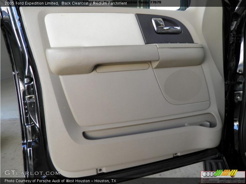 Black Clearcoat / Medium Parchment 2005 Ford Expedition Limited