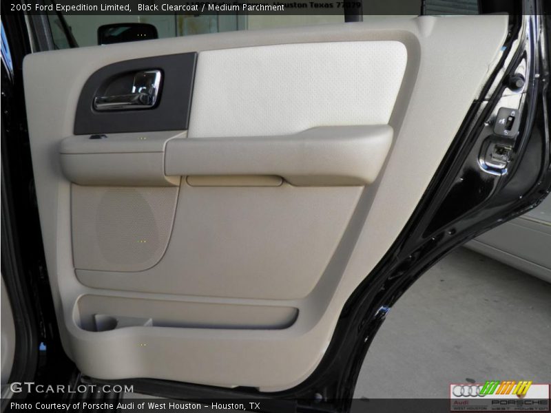 Black Clearcoat / Medium Parchment 2005 Ford Expedition Limited