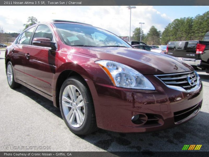 Front 3/4 View of 2011 Altima 3.5 SR