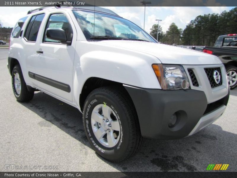 Avalanche White / Gray 2011 Nissan Xterra S