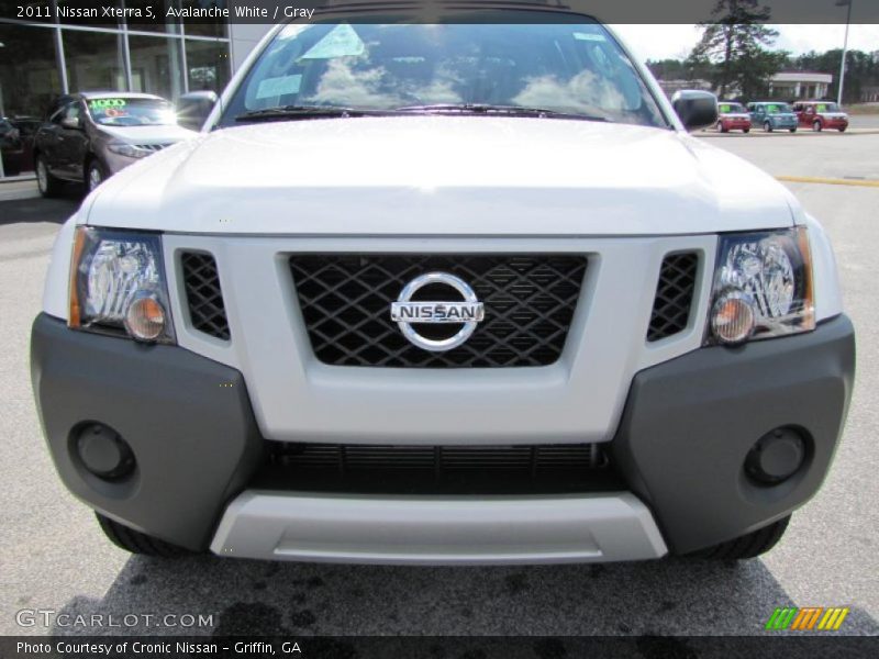 Avalanche White / Gray 2011 Nissan Xterra S