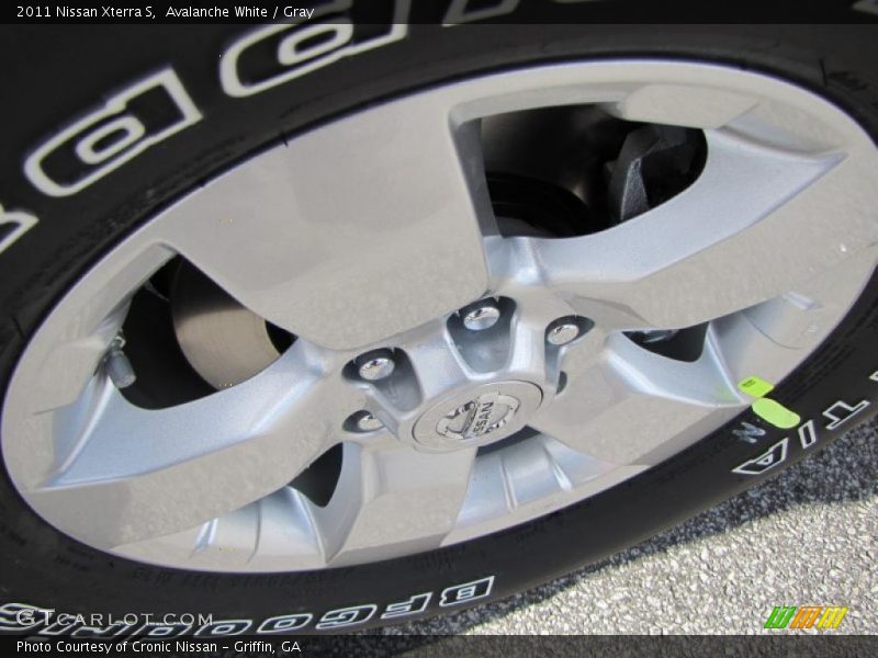 Avalanche White / Gray 2011 Nissan Xterra S