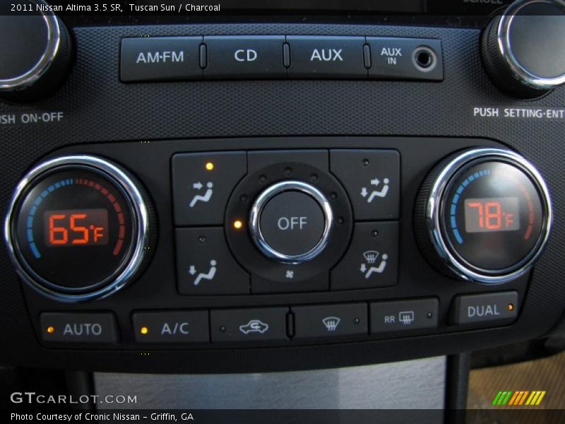 Controls of 2011 Altima 3.5 SR