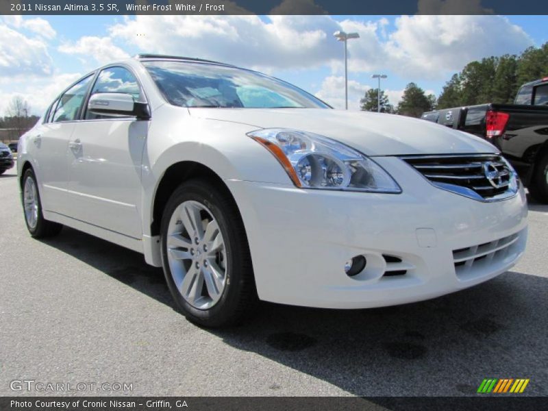 Front 3/4 View of 2011 Altima 3.5 SR