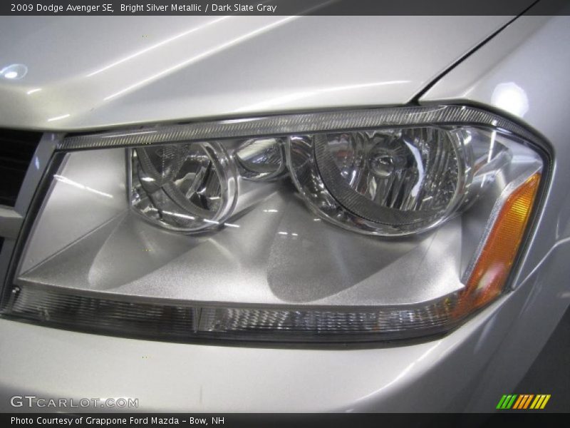 Bright Silver Metallic / Dark Slate Gray 2009 Dodge Avenger SE