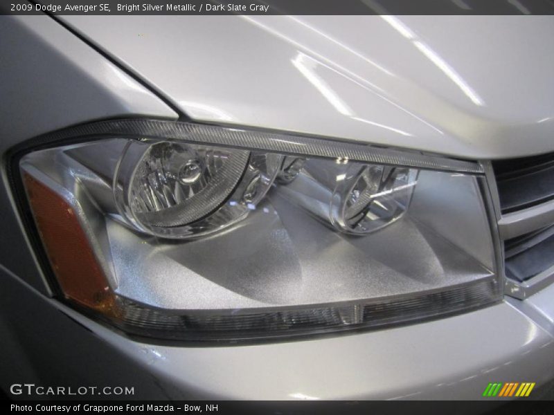 Bright Silver Metallic / Dark Slate Gray 2009 Dodge Avenger SE