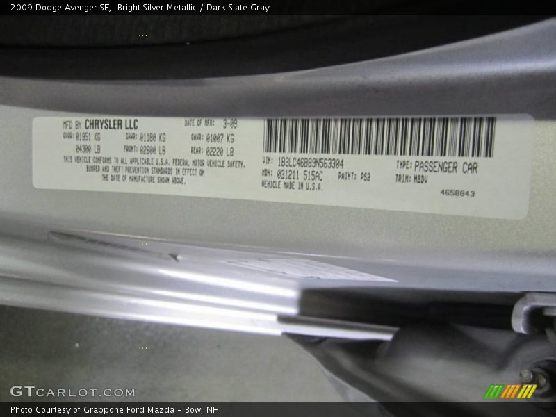 Bright Silver Metallic / Dark Slate Gray 2009 Dodge Avenger SE