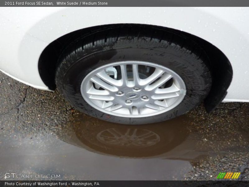 White Suede / Medium Stone 2011 Ford Focus SE Sedan