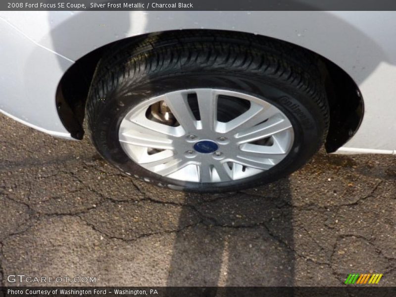 Silver Frost Metallic / Charcoal Black 2008 Ford Focus SE Coupe