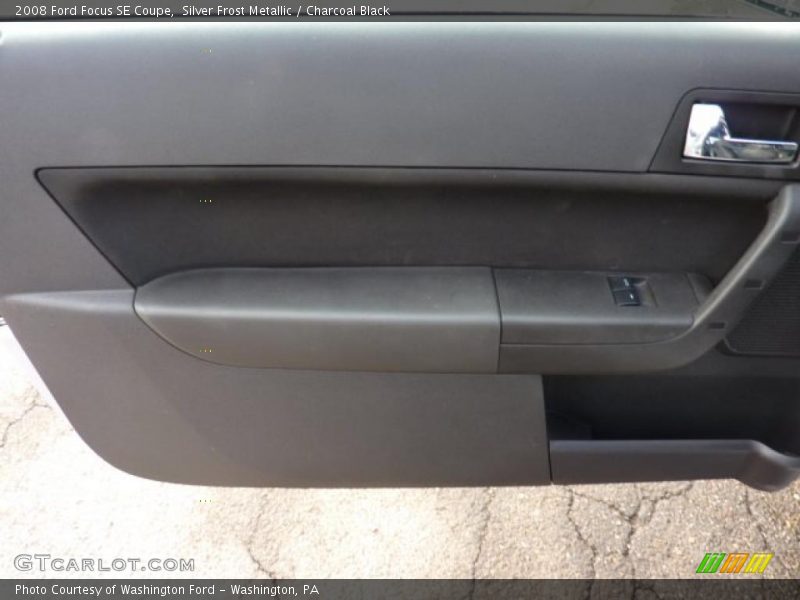 Silver Frost Metallic / Charcoal Black 2008 Ford Focus SE Coupe
