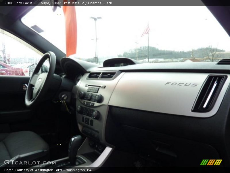 Silver Frost Metallic / Charcoal Black 2008 Ford Focus SE Coupe