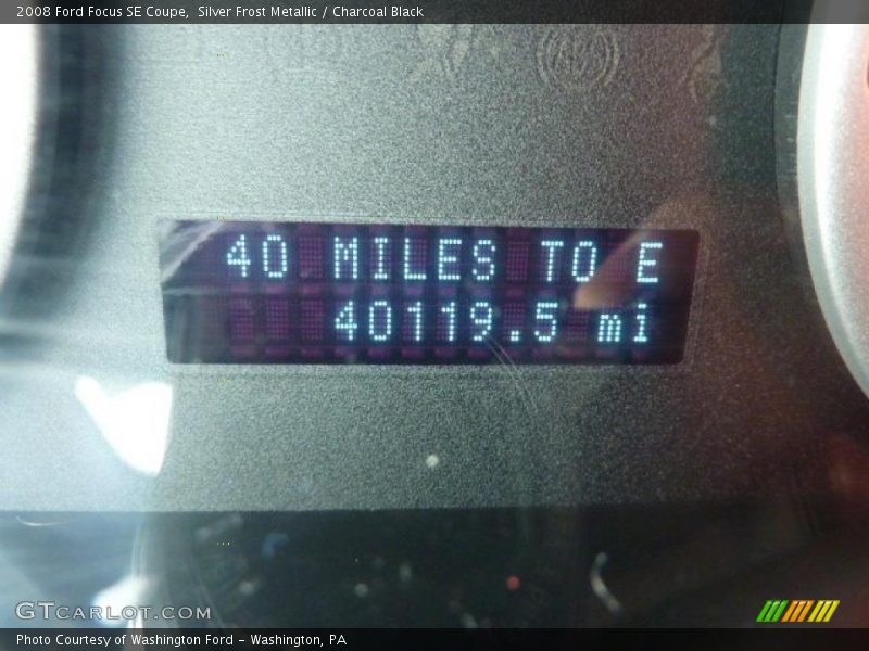 Silver Frost Metallic / Charcoal Black 2008 Ford Focus SE Coupe