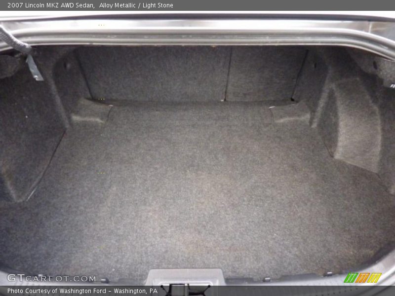  2007 MKZ AWD Sedan Trunk