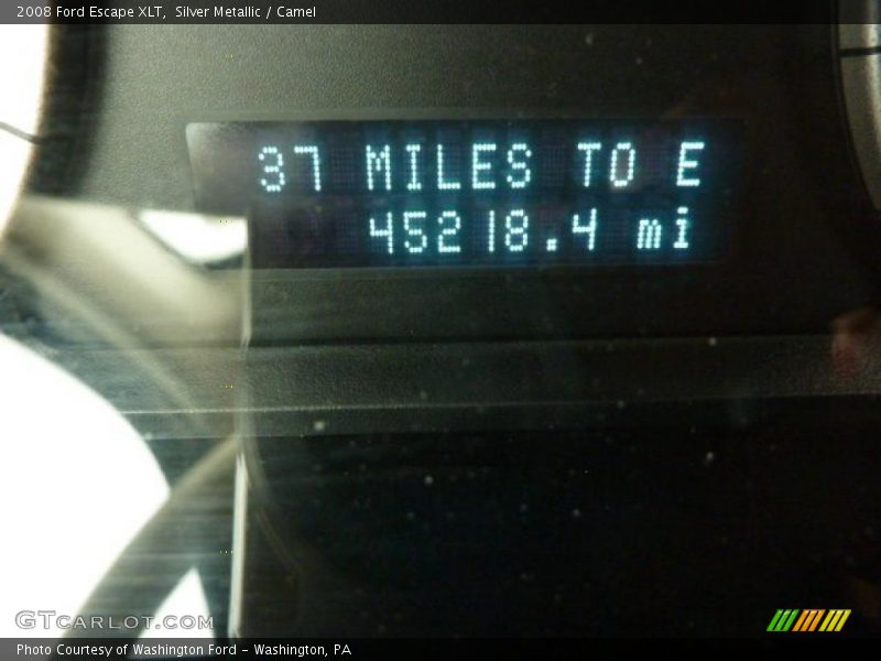 Silver Metallic / Camel 2008 Ford Escape XLT