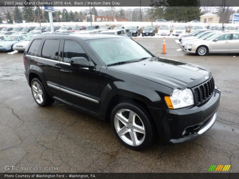 Front 3/4 View of 2007 Grand Cherokee SRT8 4x4