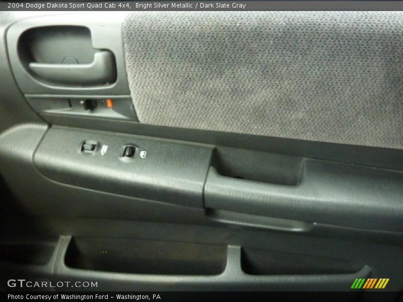 Bright Silver Metallic / Dark Slate Gray 2004 Dodge Dakota Sport Quad Cab 4x4