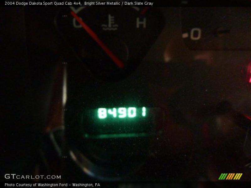 Bright Silver Metallic / Dark Slate Gray 2004 Dodge Dakota Sport Quad Cab 4x4