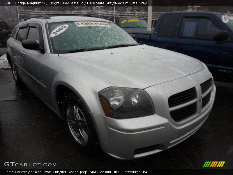 Bright Silver Metallic / Dark Slate Gray/Medium Slate Gray 2005 Dodge Magnum SE