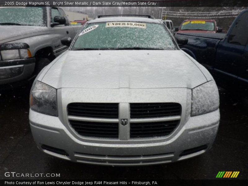 Bright Silver Metallic / Dark Slate Gray/Medium Slate Gray 2005 Dodge Magnum SE