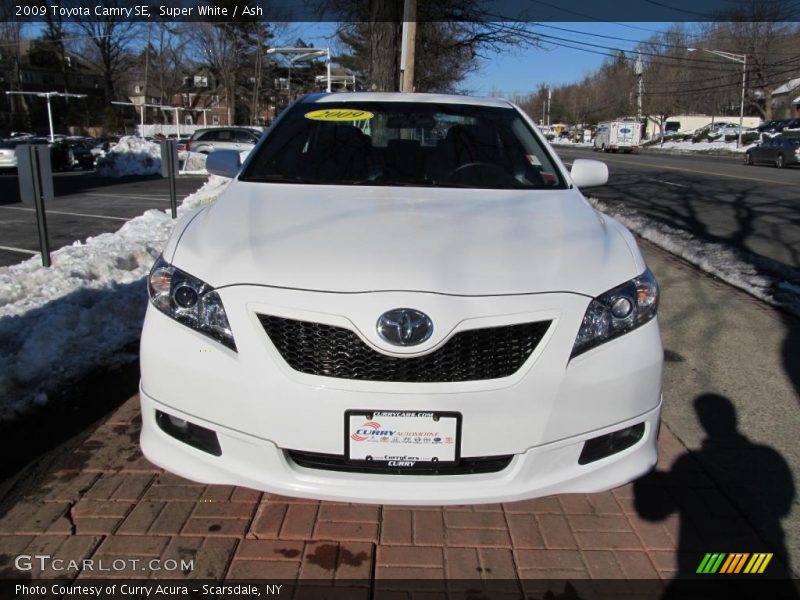 Super White / Ash 2009 Toyota Camry SE