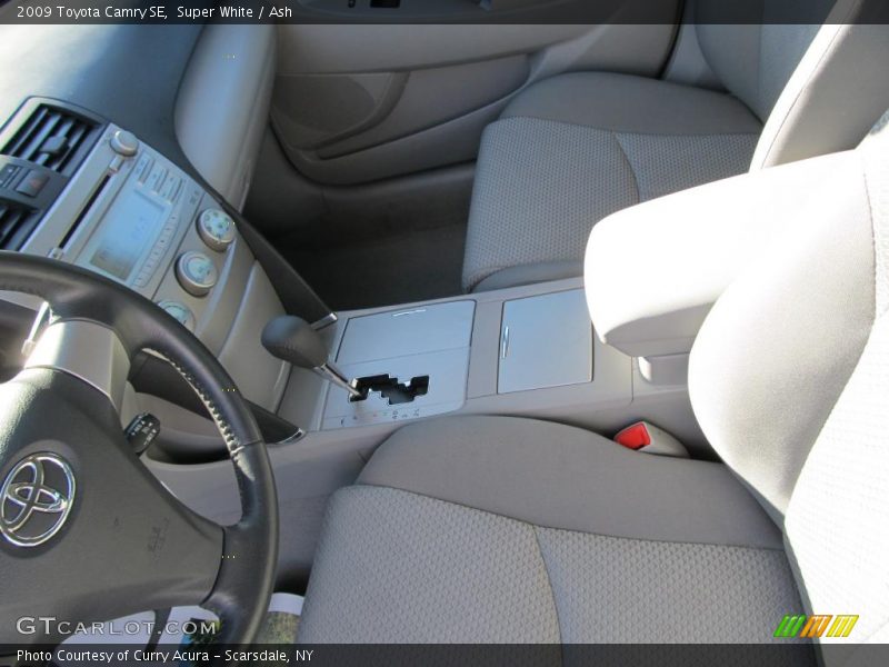 Super White / Ash 2009 Toyota Camry SE
