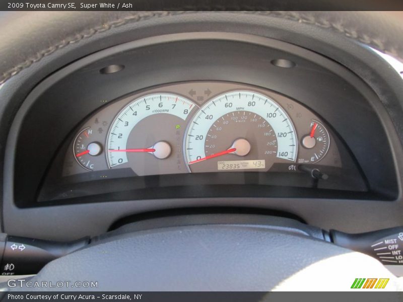 Super White / Ash 2009 Toyota Camry SE