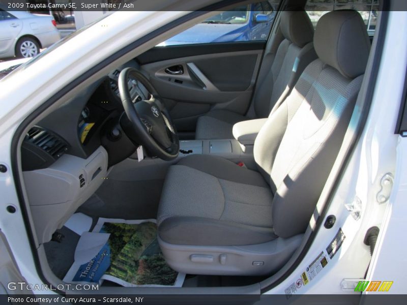 Super White / Ash 2009 Toyota Camry SE