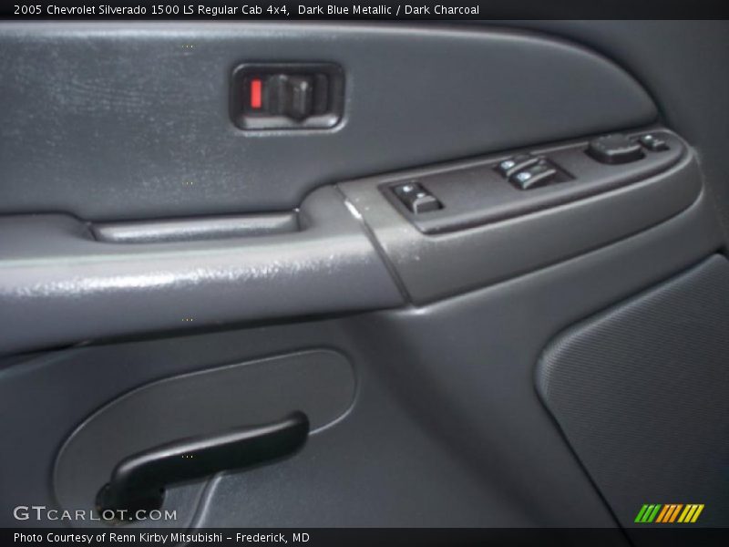 Dark Blue Metallic / Dark Charcoal 2005 Chevrolet Silverado 1500 LS Regular Cab 4x4