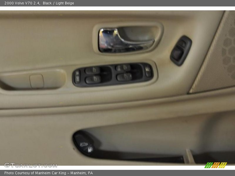 Black / Light Beige 2000 Volvo V70 2.4