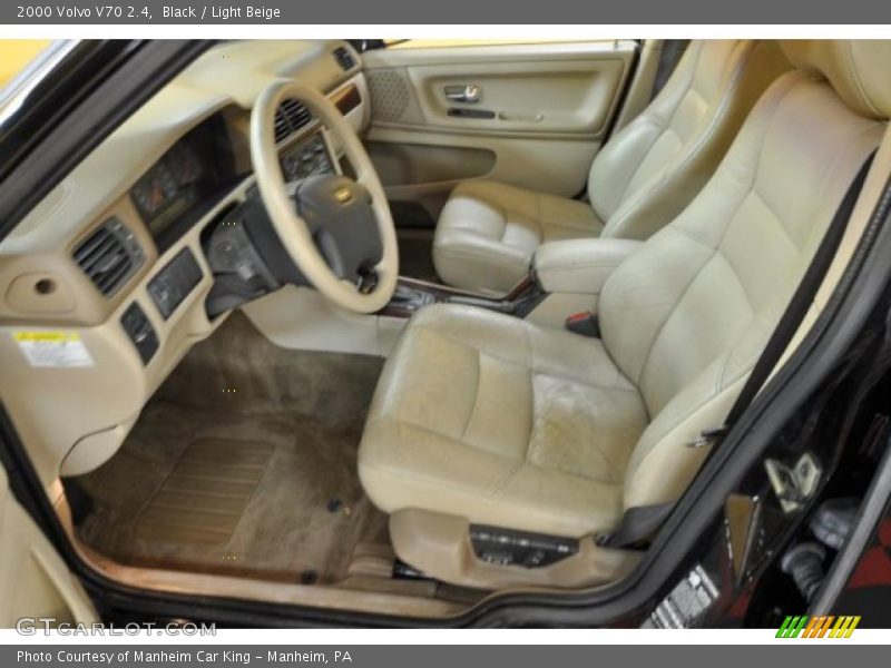 Black / Light Beige 2000 Volvo V70 2.4