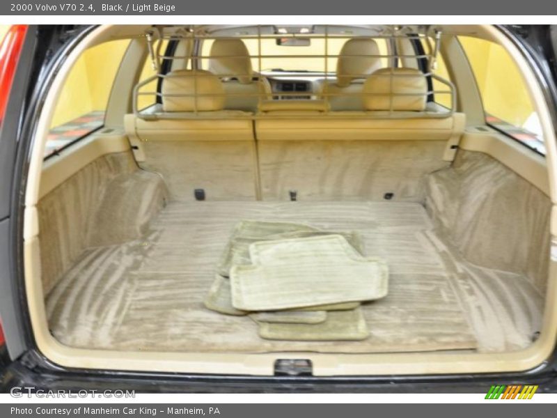 Black / Light Beige 2000 Volvo V70 2.4