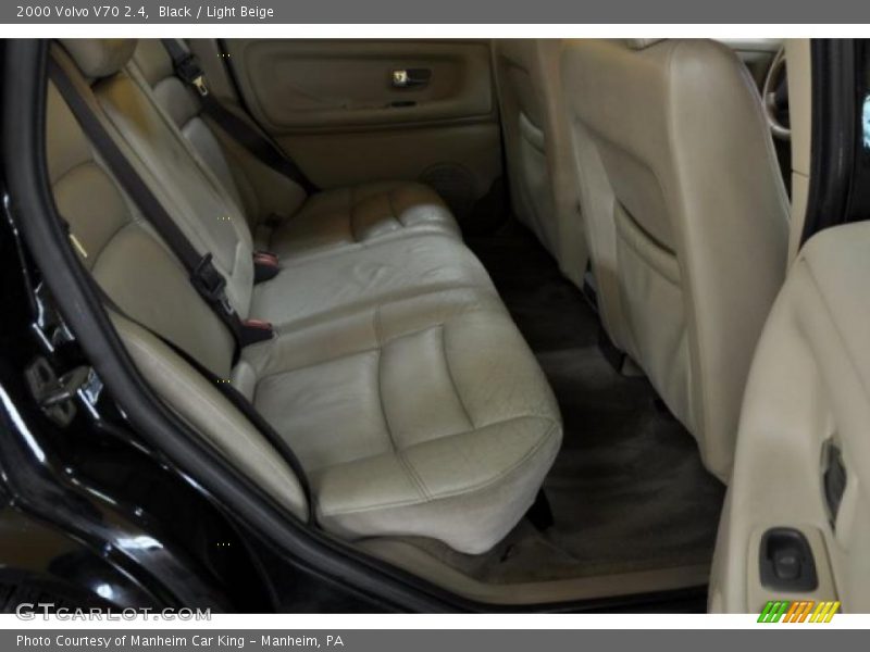 Black / Light Beige 2000 Volvo V70 2.4