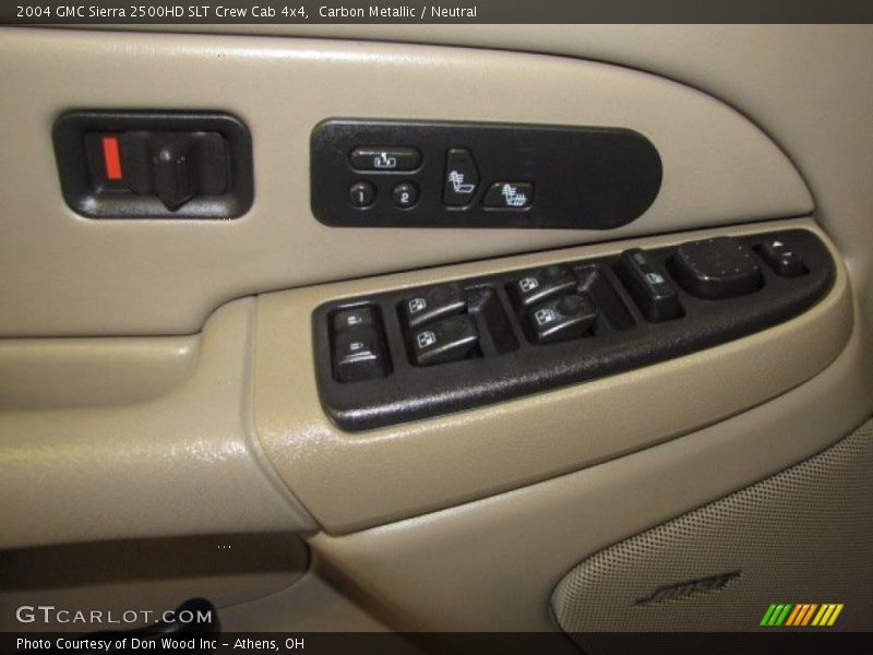 Controls of 2004 Sierra 2500HD SLT Crew Cab 4x4