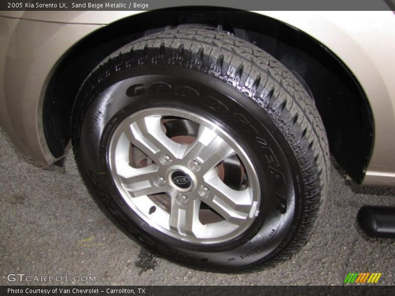 Sand Beige Metallic / Beige 2005 Kia Sorento LX