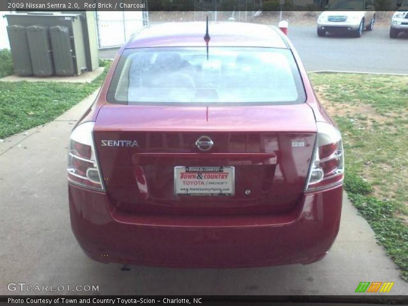 Red Brick / Charcoal 2009 Nissan Sentra 2.0