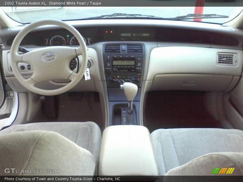 Diamond White Pearl / Taupe 2002 Toyota Avalon XL