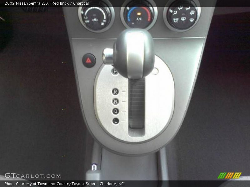 Red Brick / Charcoal 2009 Nissan Sentra 2.0
