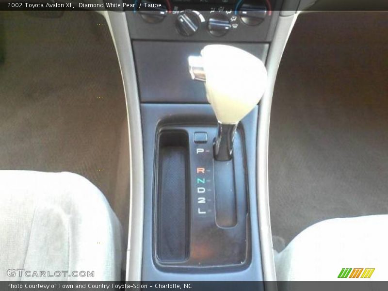 Diamond White Pearl / Taupe 2002 Toyota Avalon XL