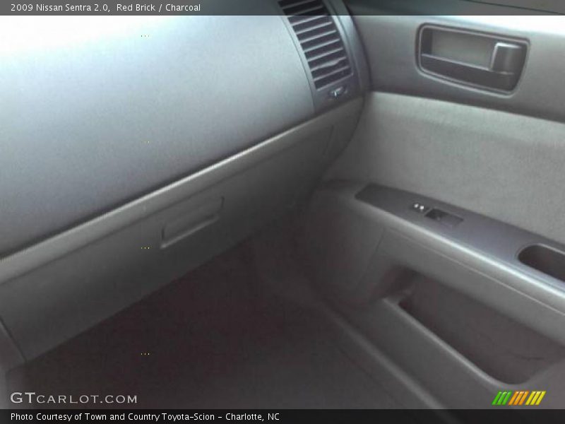 Red Brick / Charcoal 2009 Nissan Sentra 2.0