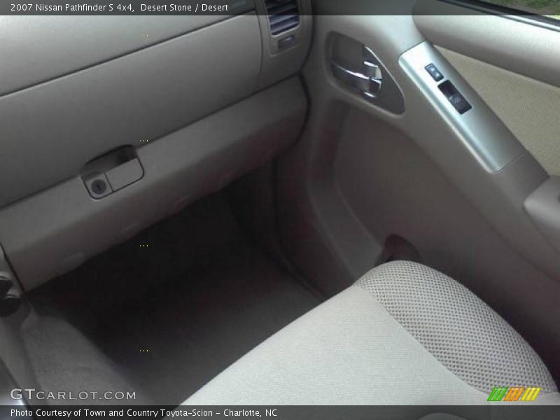 Desert Stone / Desert 2007 Nissan Pathfinder S 4x4