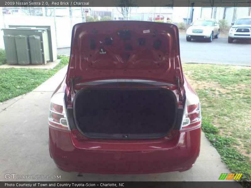 Red Brick / Charcoal 2009 Nissan Sentra 2.0