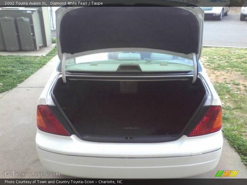 Diamond White Pearl / Taupe 2002 Toyota Avalon XL