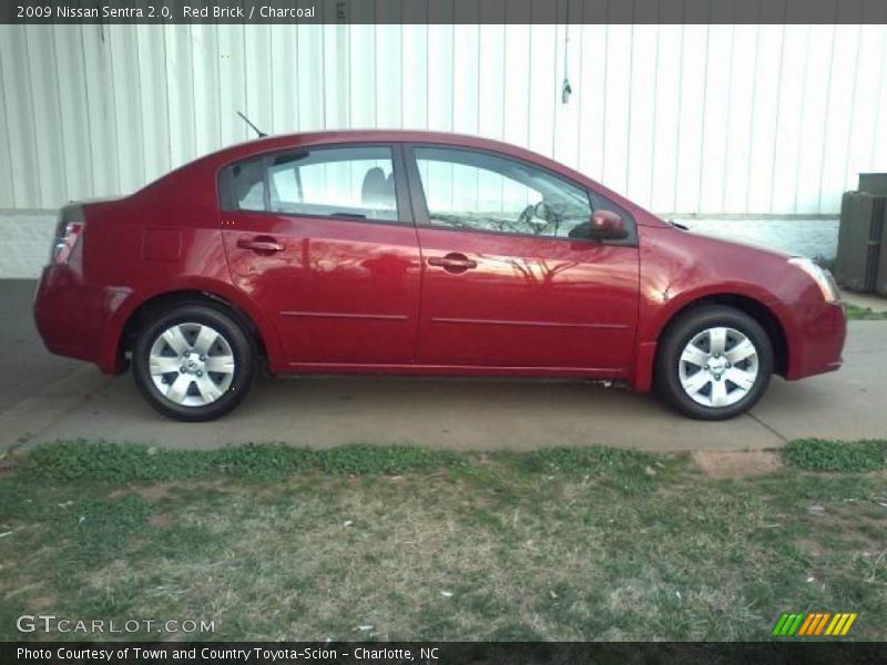 Red Brick / Charcoal 2009 Nissan Sentra 2.0