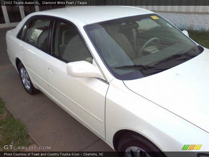 Diamond White Pearl / Taupe 2002 Toyota Avalon XL