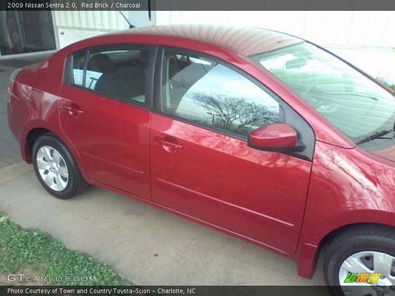 Red Brick / Charcoal 2009 Nissan Sentra 2.0
