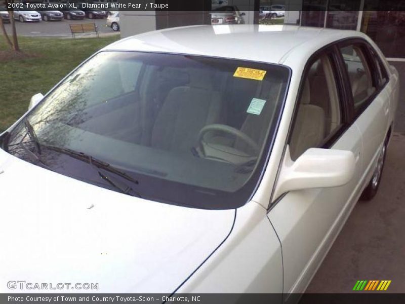 Diamond White Pearl / Taupe 2002 Toyota Avalon XL