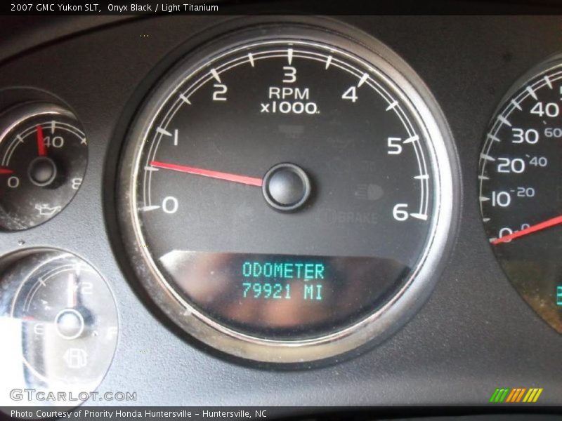 Onyx Black / Light Titanium 2007 GMC Yukon SLT