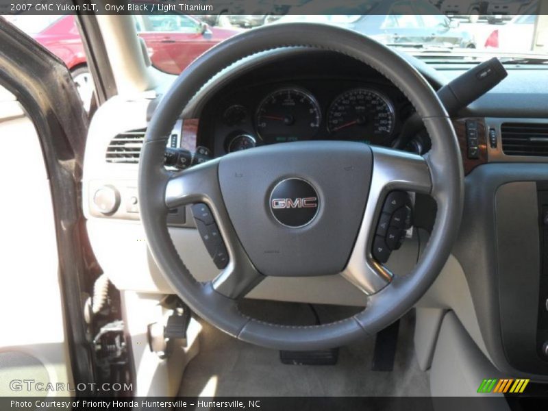 Onyx Black / Light Titanium 2007 GMC Yukon SLT
