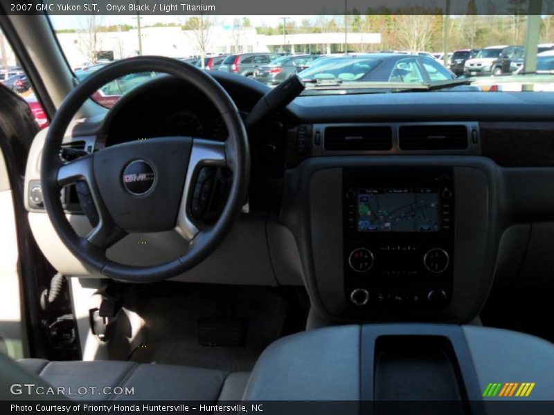 Onyx Black / Light Titanium 2007 GMC Yukon SLT
